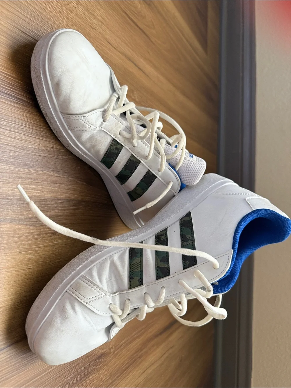 Adidas Boys Sz 6 White Sneakers with Blue Lining and Camo Three Stripes